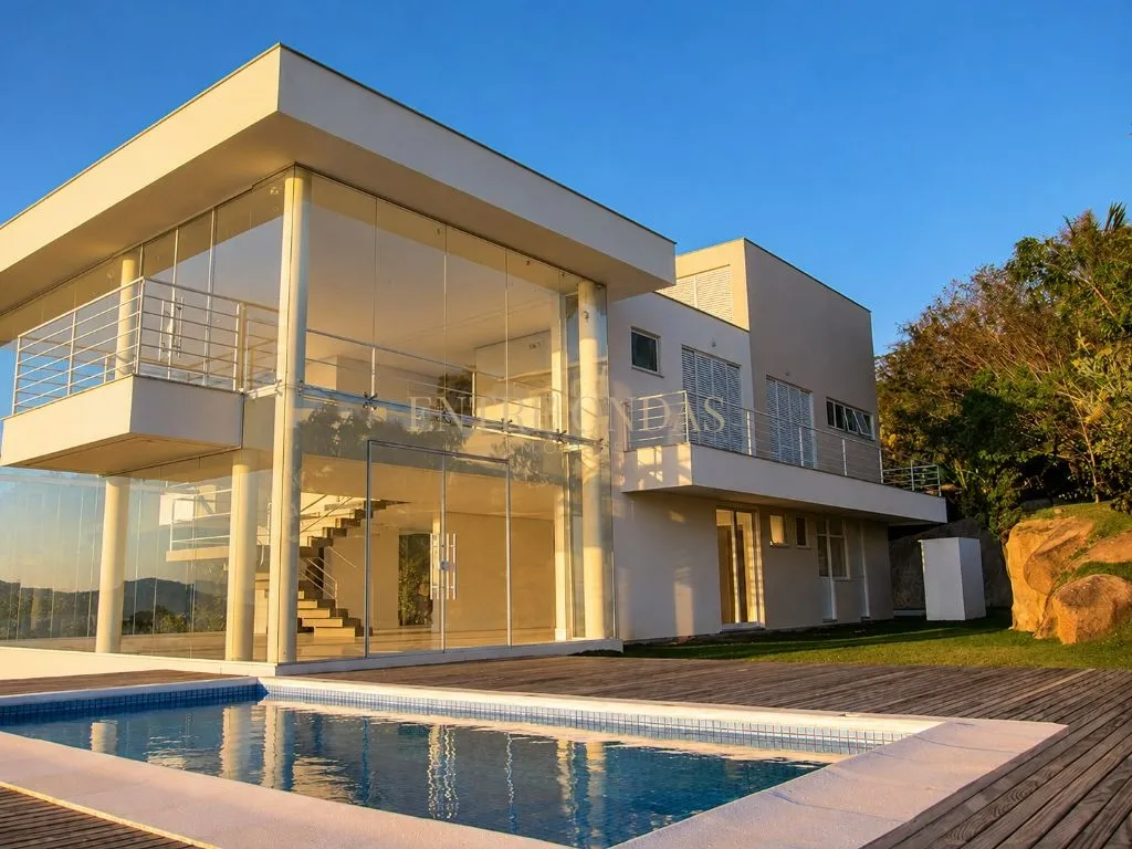 718 m² house with a water view and floor-to-ceiling windows — photo 17
