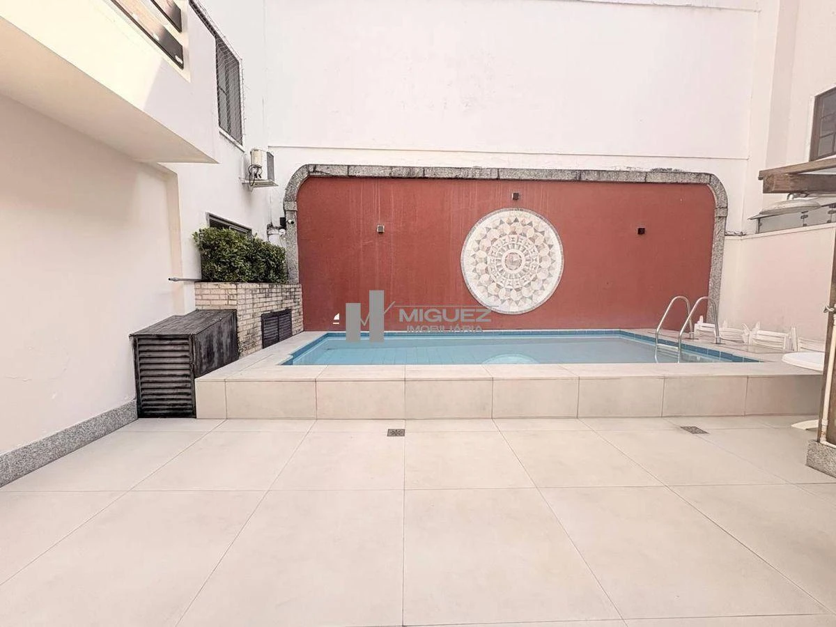 273 m² triplex house with 3 parking spaces and 5 baths — photo 36