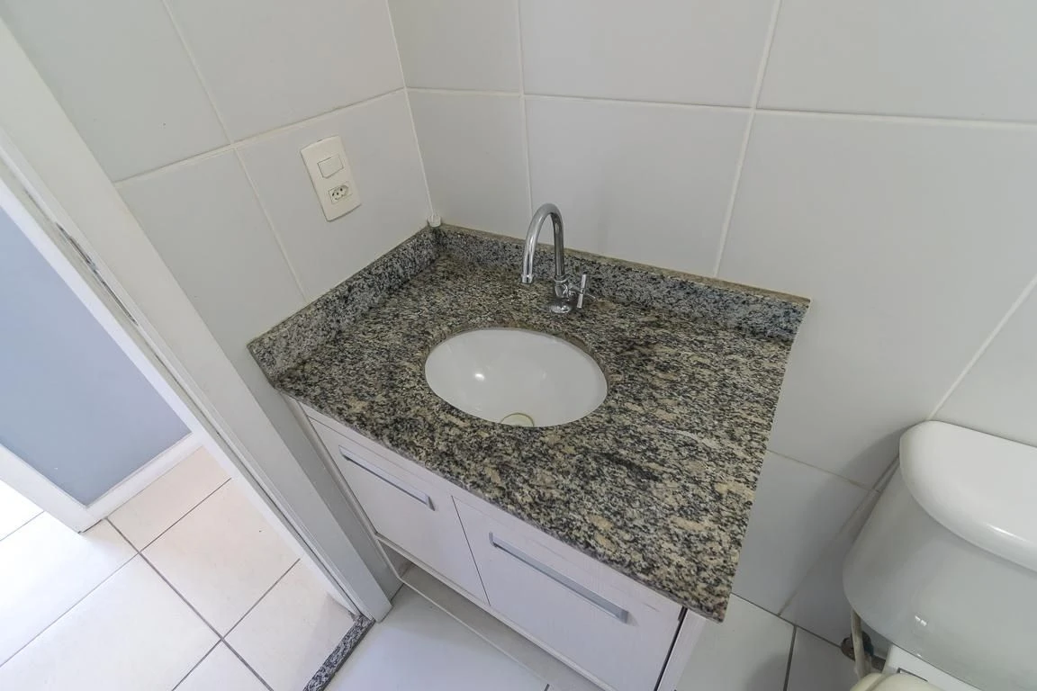 Furnished 3-bedroom apartment with 1 en-suite and balcony — photo 42