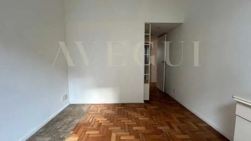 113 m² apartment with a walk-in closet and a home office — photo 5