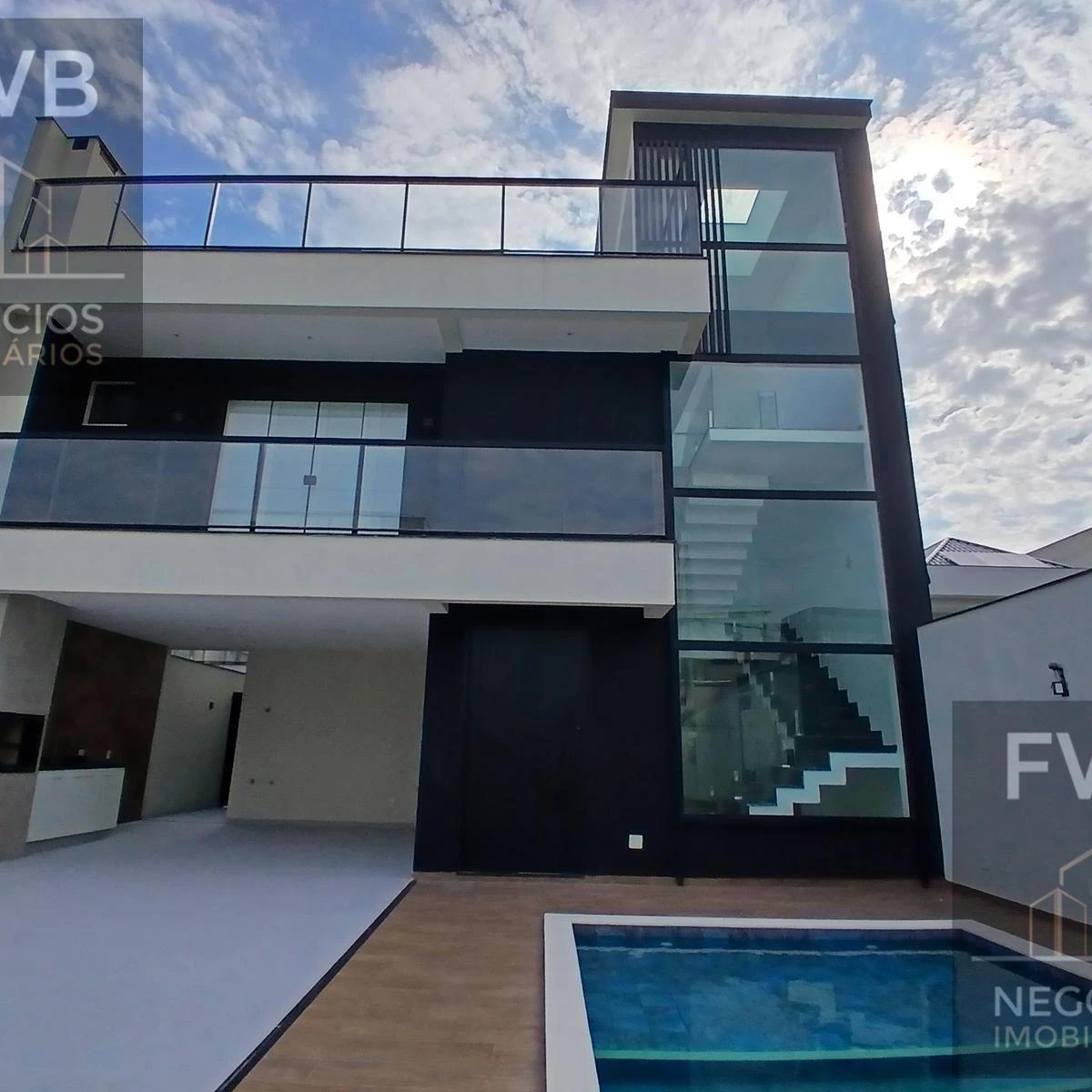 House, 464 m², with floor-to-ceiling windows — photo 10