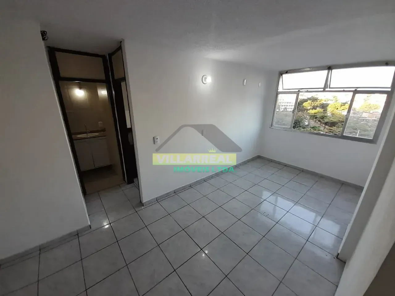 Unfurnished apartment with 2 bedrooms and 2 bathrooms — photo 4