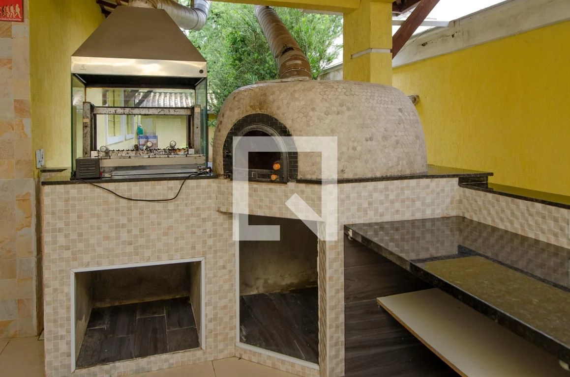 Casa mobiliada com 4 dormitórios e área de lavanderia — photo 4