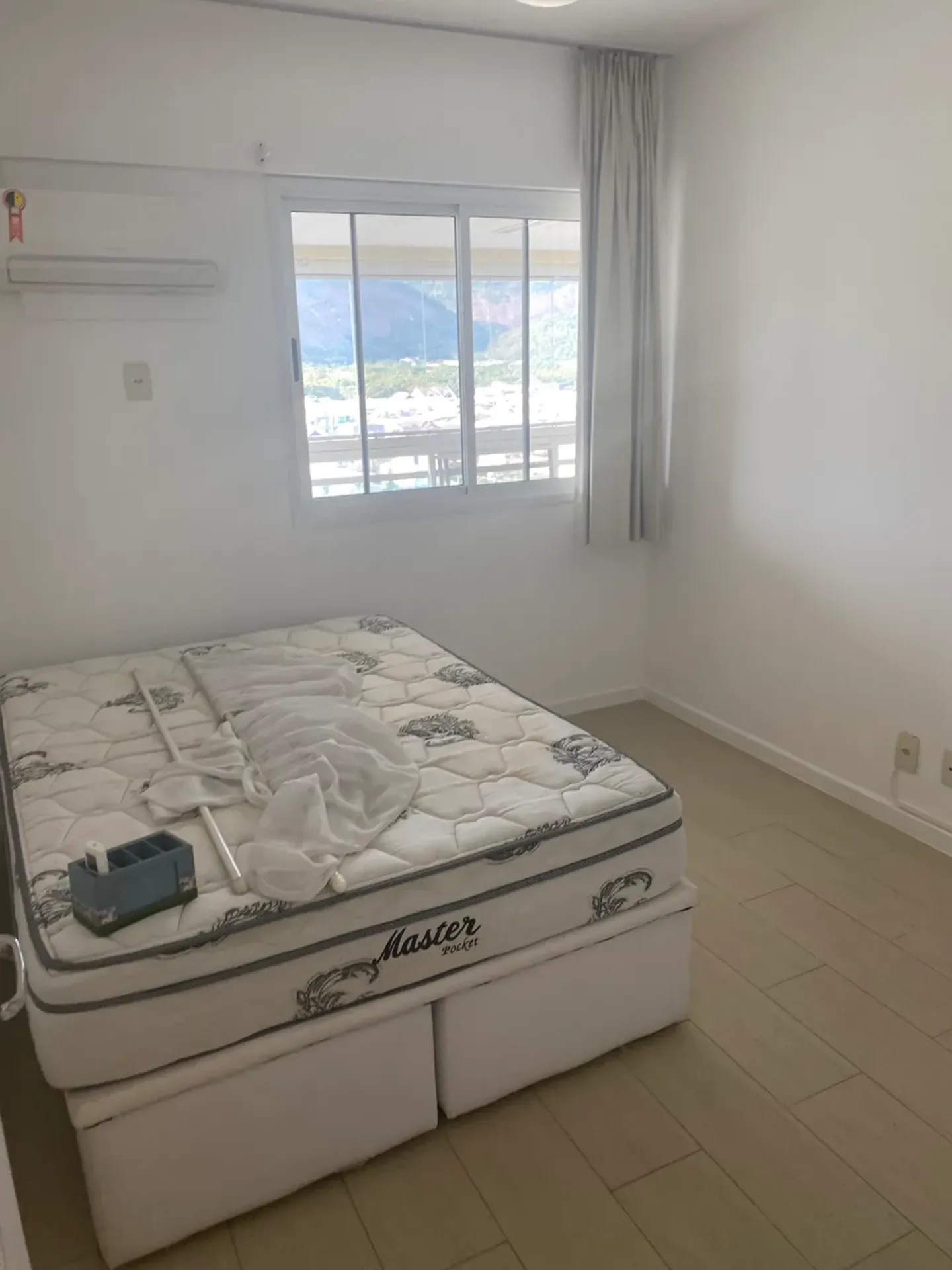 Furnished apartment, 91 m², with a glass-enclosed balcony — photo 4