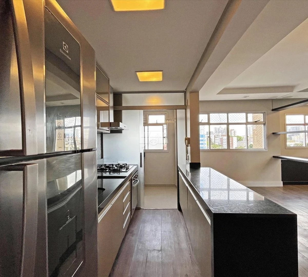 2-bedroom apartment with a washing machine in Curitiba — photo 6