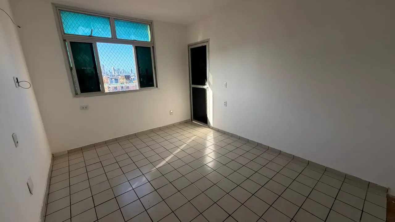 Floor-to-ceiling windows in a 3-bedroom apartment, 160 m² — photo 6