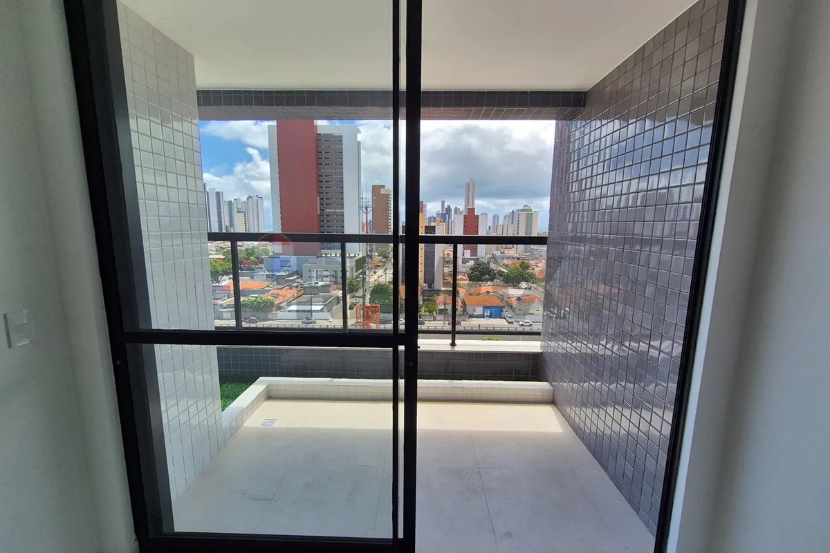 3-bedroom apartment in a building with a gym — photo 9