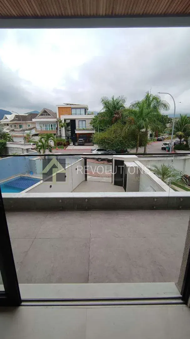 House with 5 bedrooms and 5 en-suites — photo 36