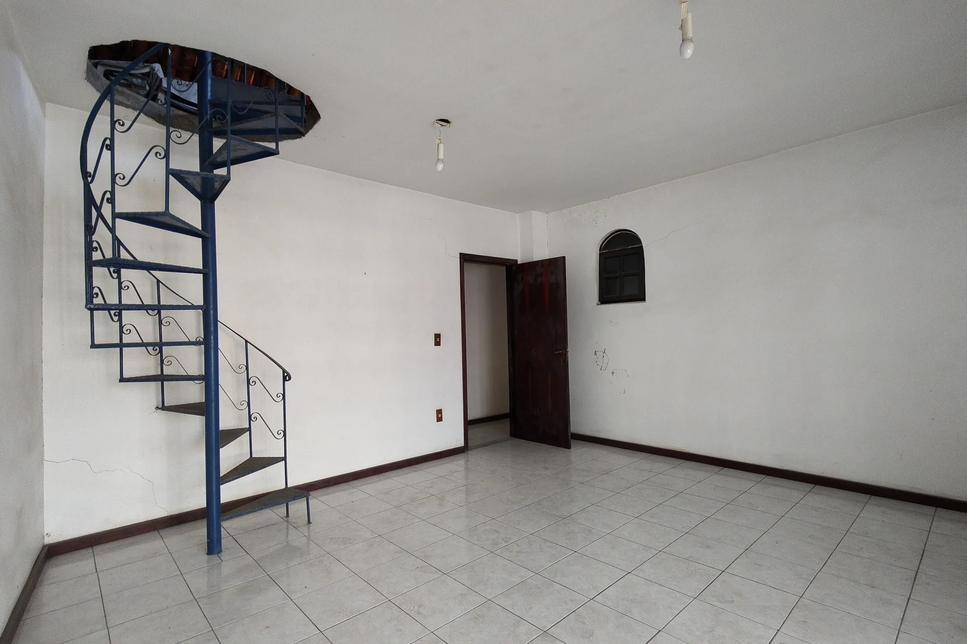 Unfurnished house with 4 bedrooms and private garden — photo 63