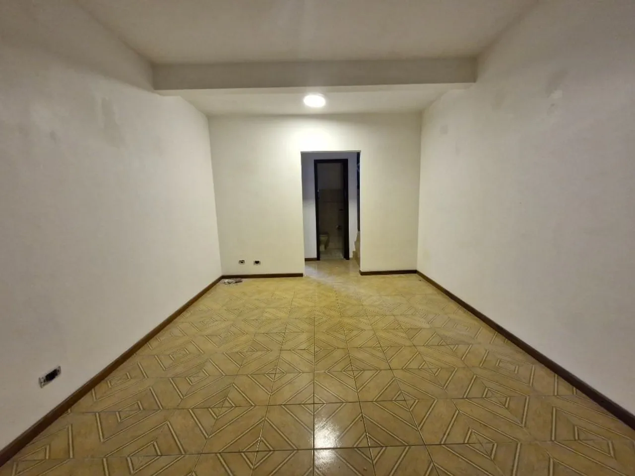 House with 3 bedrooms, 1 bathroom and 2 parking spots — photo 4