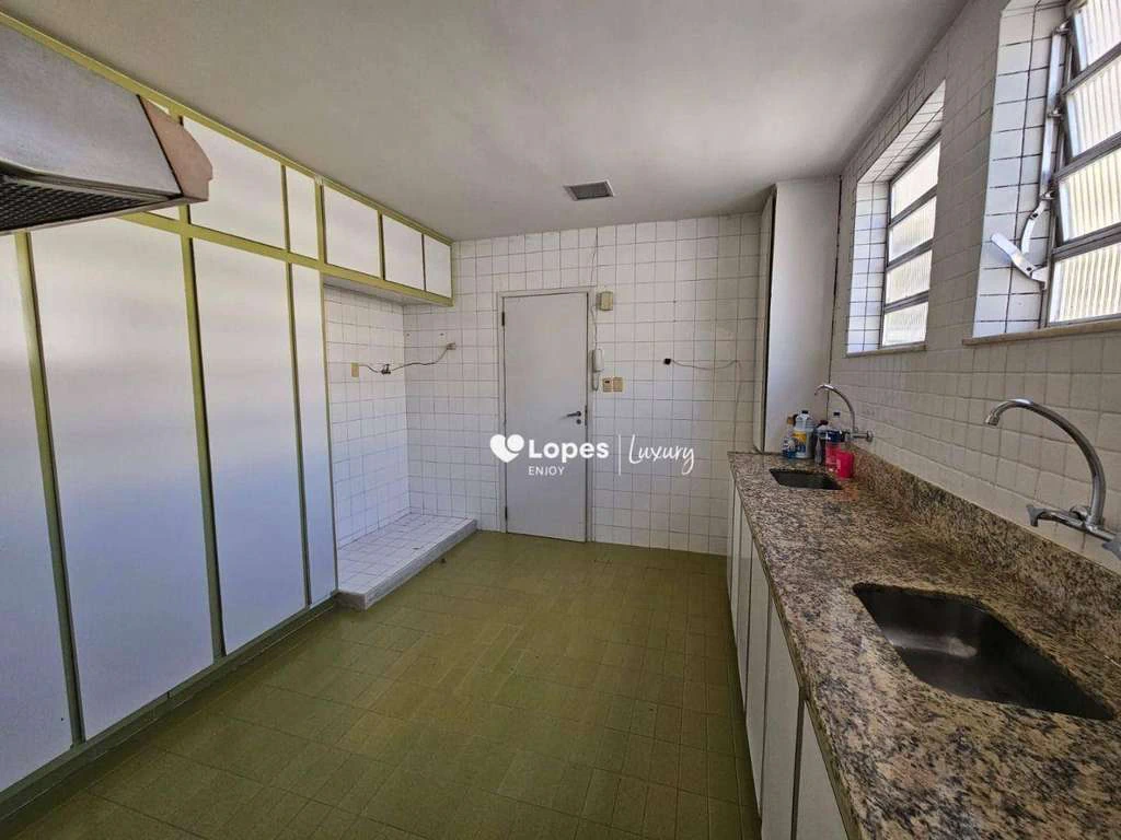 156 m² unfurnished apartment with 3 bedrooms and parking — photo 14