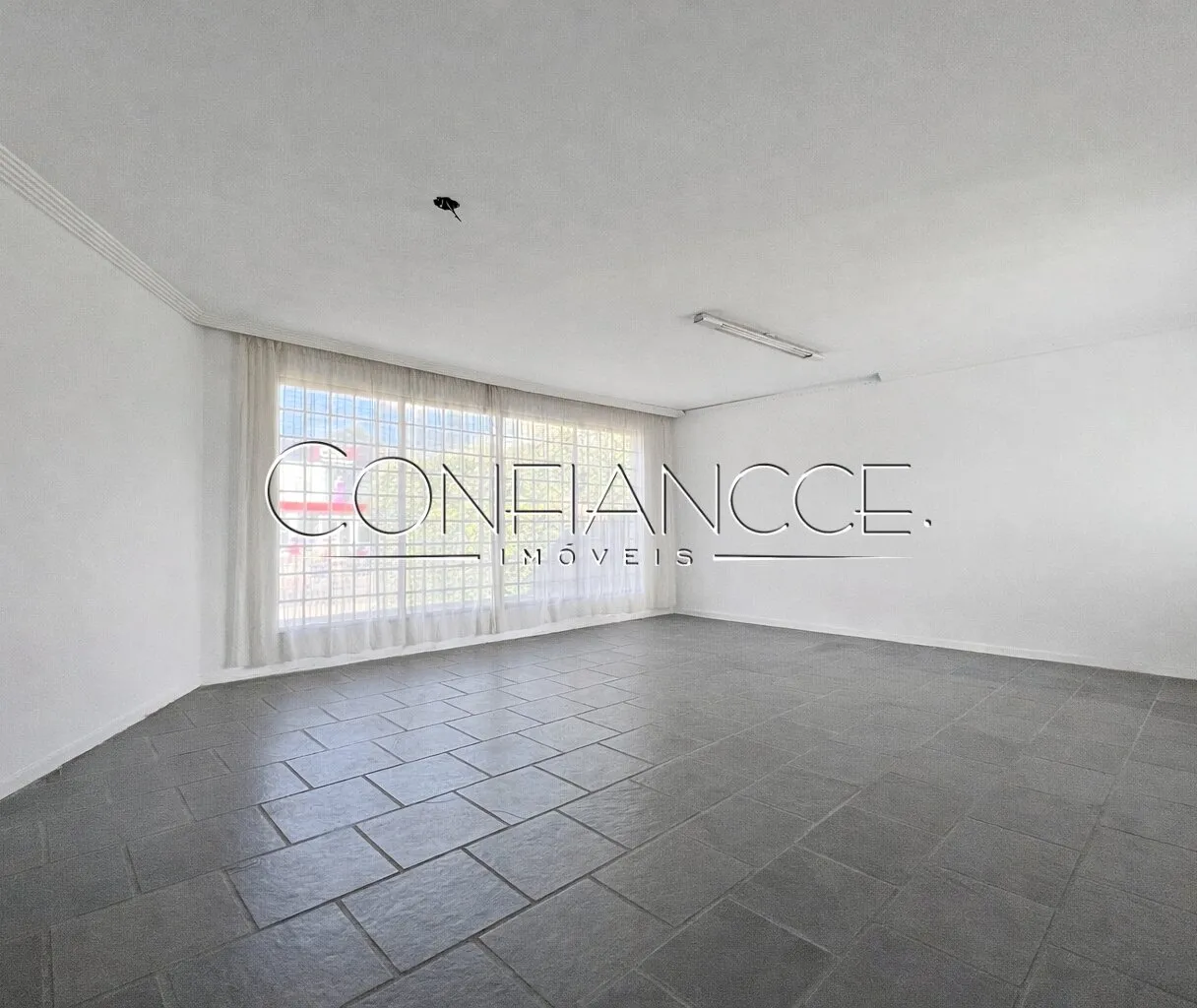 5-bedroom house with 1 suite, 4 parking spaces, 460 m² — photo 4