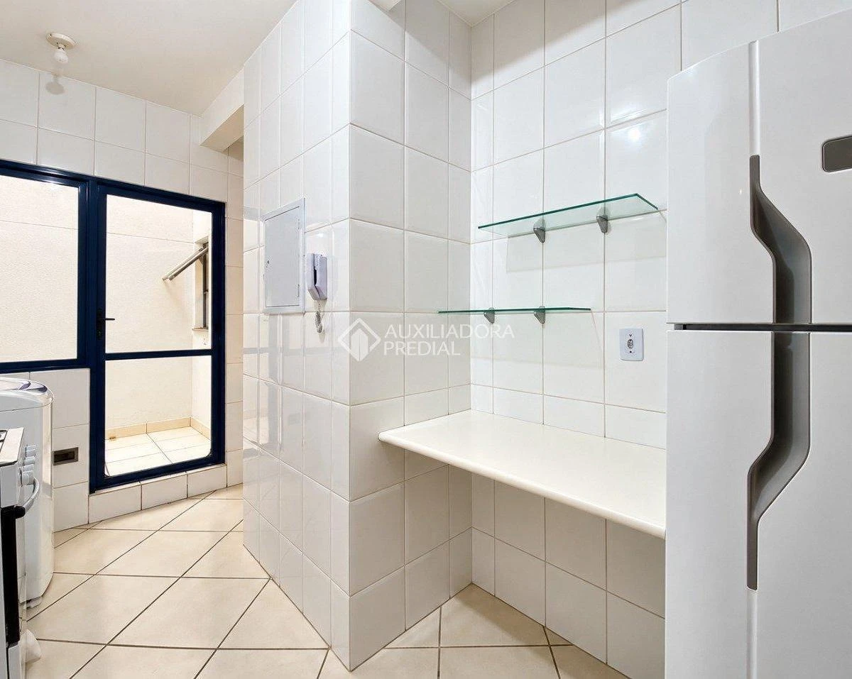 2-bedroom apartment with a washing machine in Florianópolis — photo 5