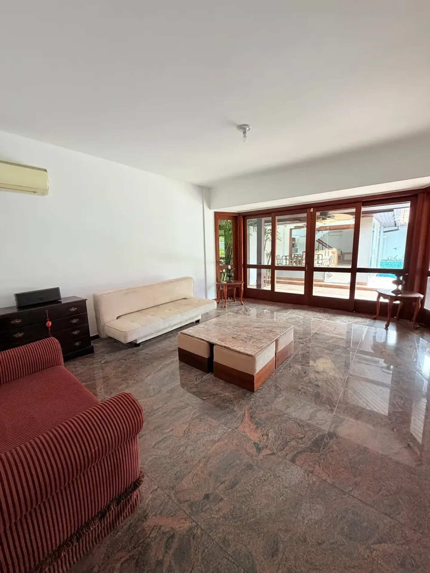 Casa com 5 quartos e 5 banheiros e varanda envidraçada — photo 27