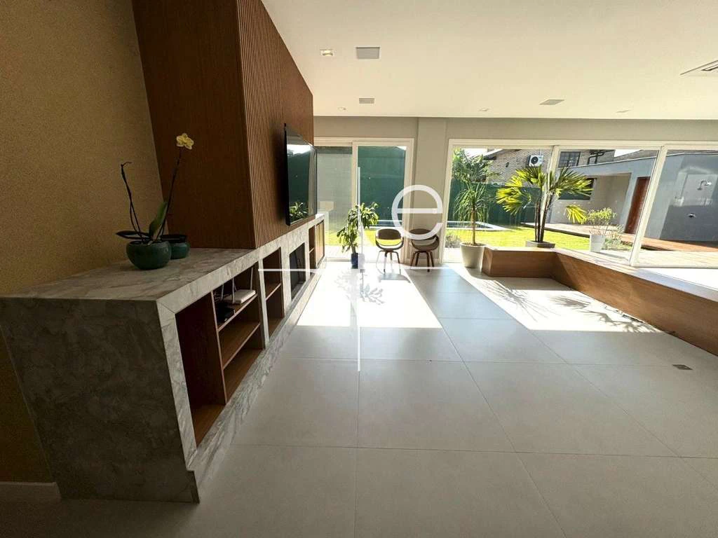 Casa com 4 suítes e piscina de uso exclusivo no condomínio — photo 3