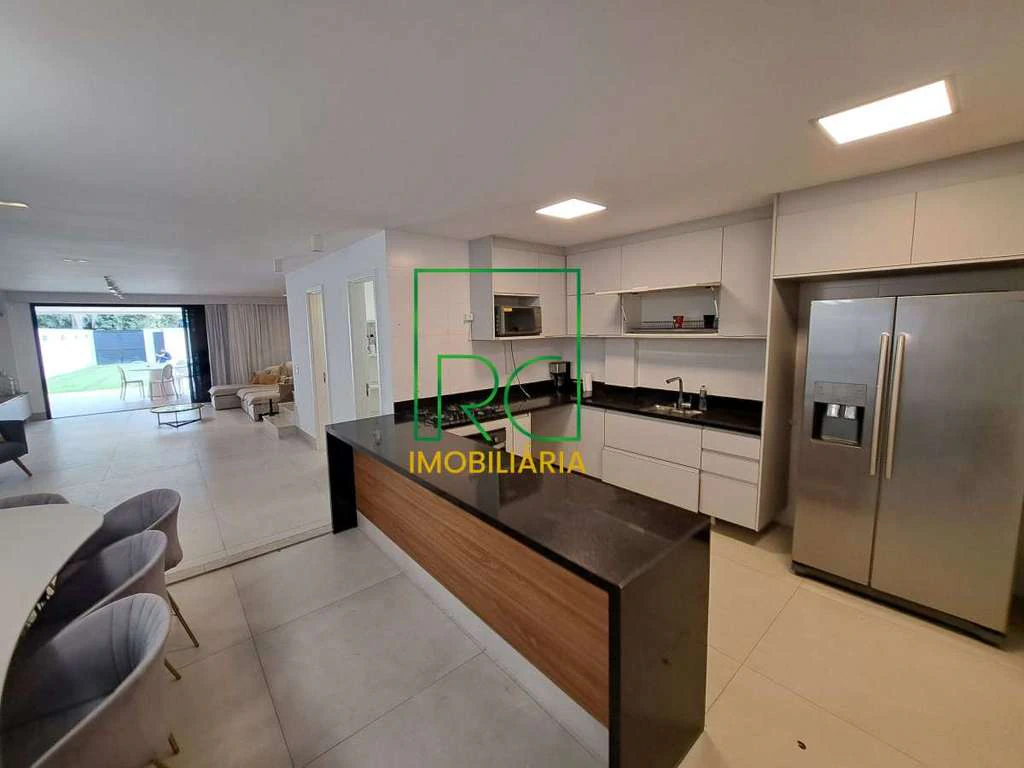 Condo house with 4 en-suite bedrooms and private garden — photo 2