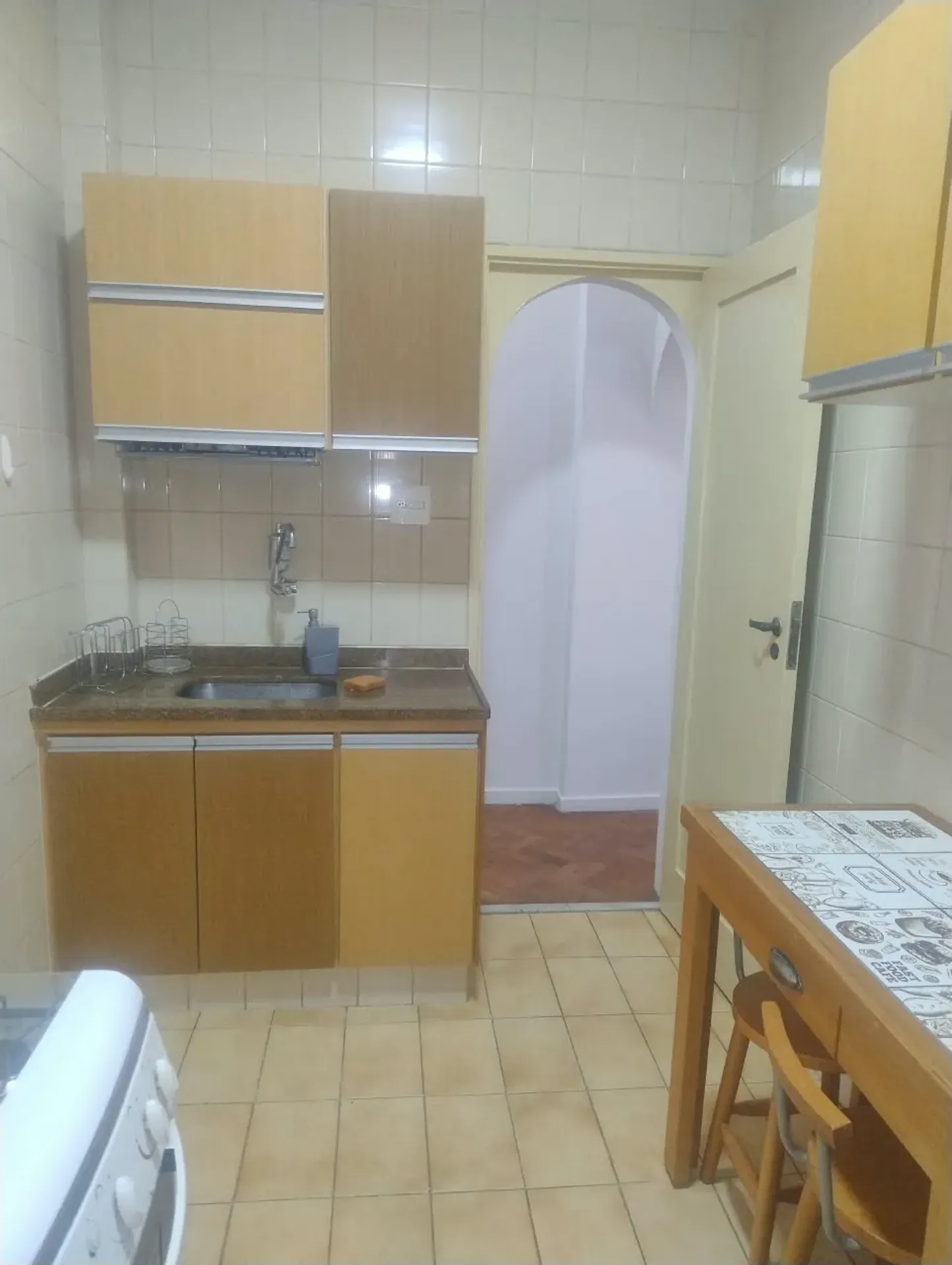 Furnished apartment, 40 m², with a glass-enclosed balcony — photo 27