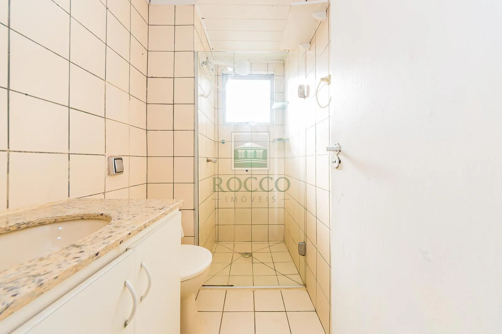 2-bedroom apartment with a glass shower enclosure on the 7th floor — photo 14