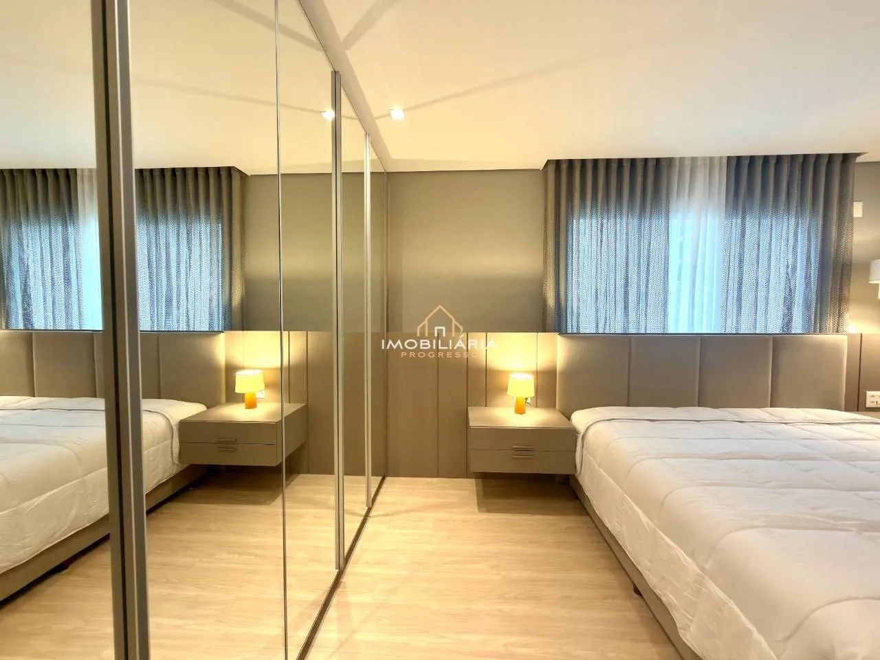 Floor-to-ceiling windows in a 3-bedroom apartment, 138 m² — photo 63