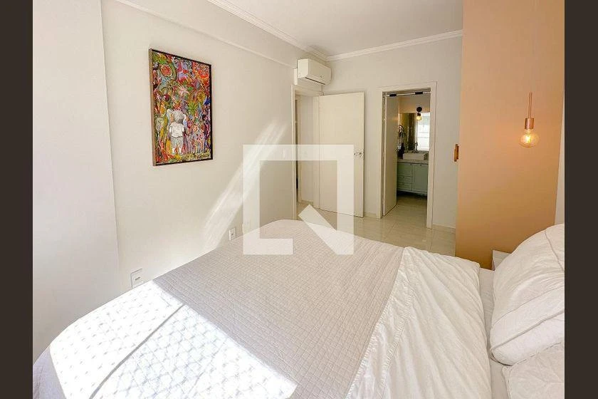 Balcony with a grill in a 2-bedroom apartment, 92 m² — photo 11