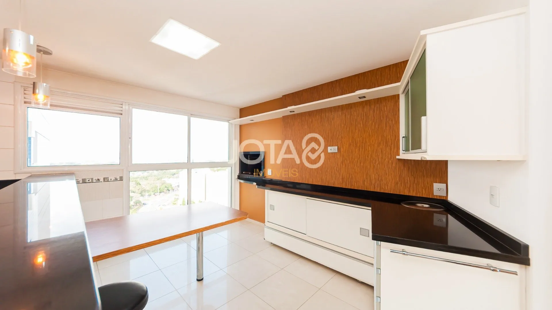 3 en-suite bedroom apartment with balcony and 267 m² — photo 9