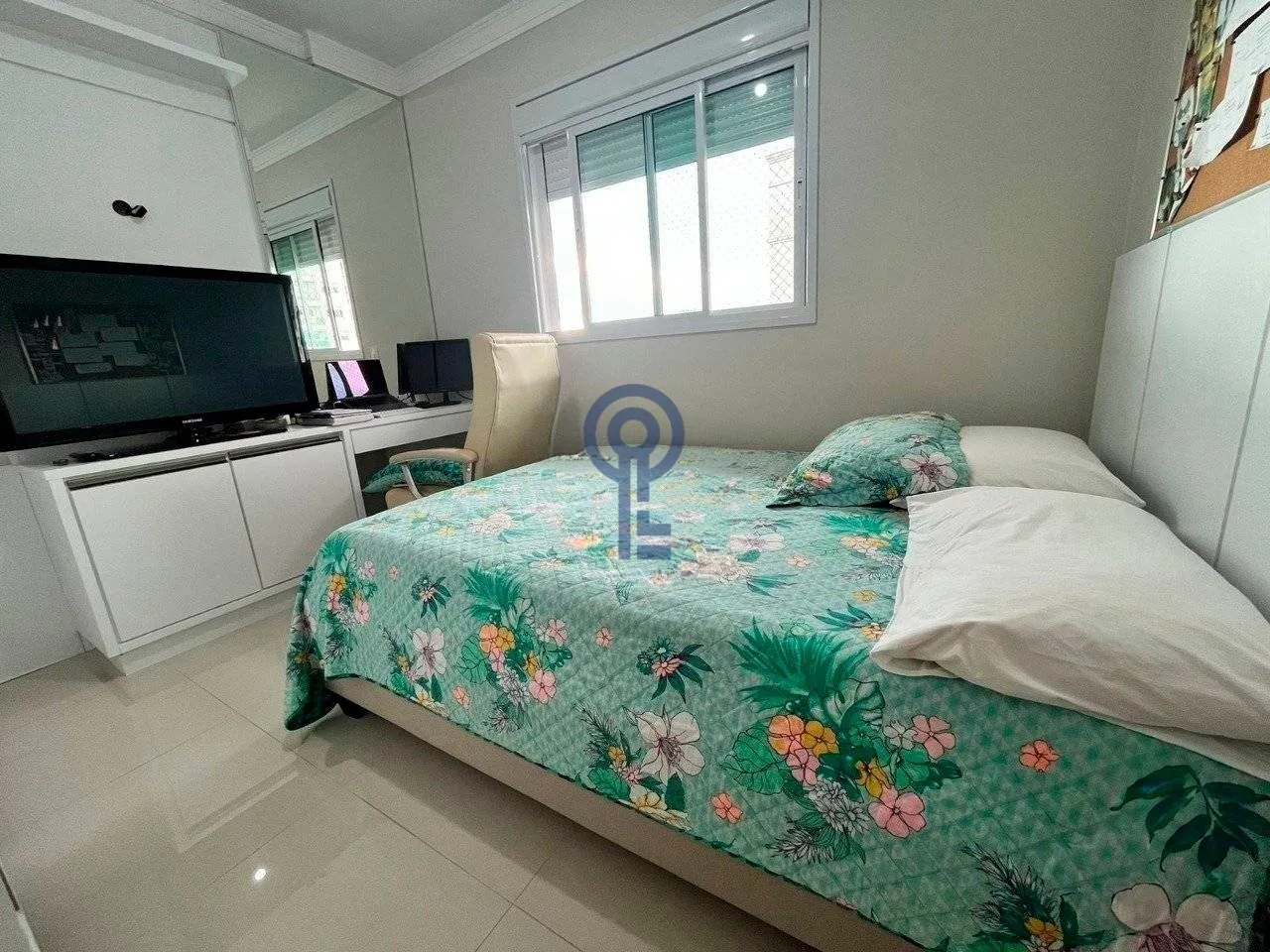 Furnished 4-bedroom apartment with 1 en-suite bath — photo 10