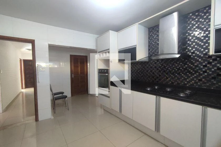600 m² house with 5 bedrooms and balcony barbecue — photo 14