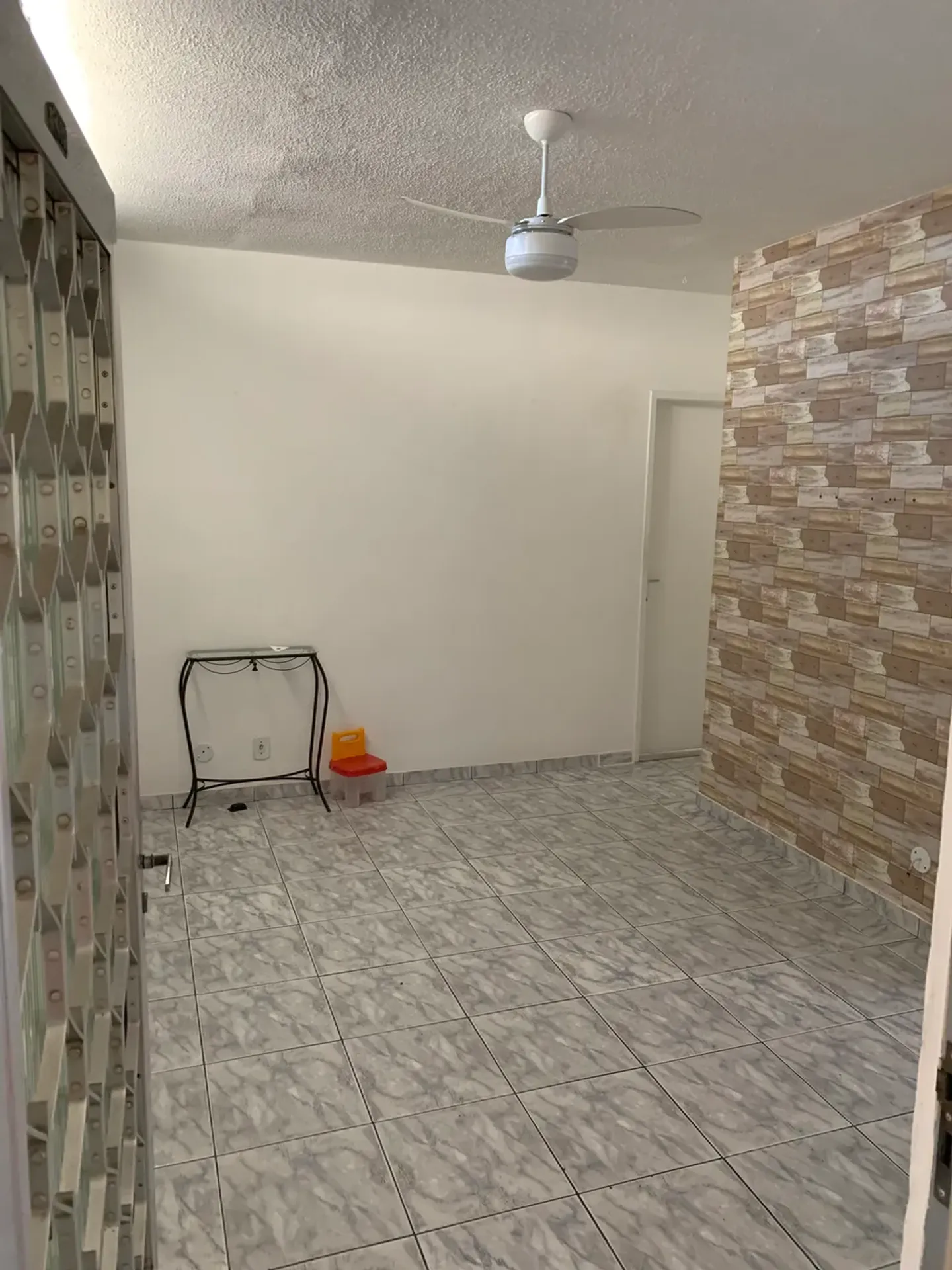 49 m² apartment with 2 bedrooms and a closed kitchen — photo 5