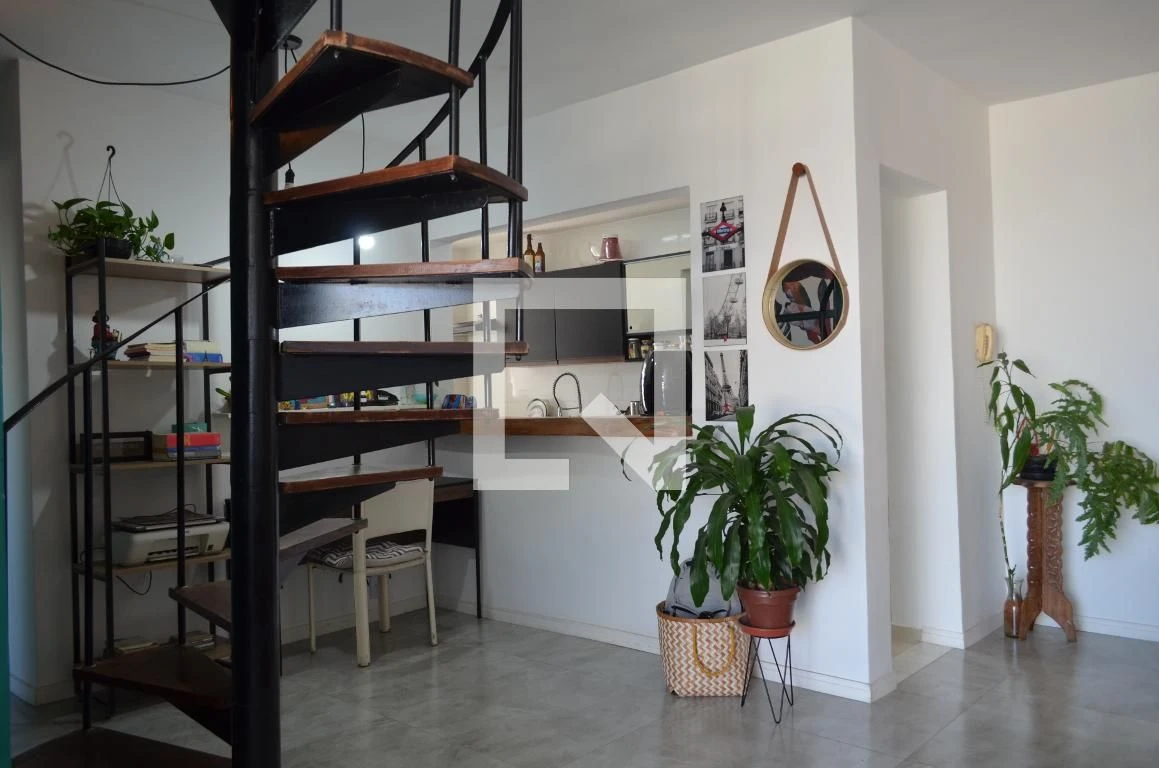 3-bedroom apartment in a building with a pool — photo 10