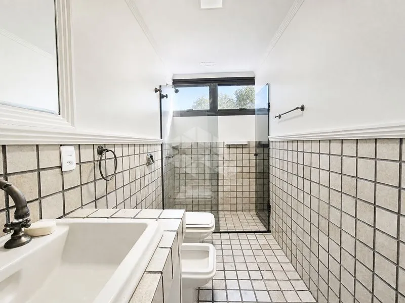 Departamento de 4 dormitorios con ventanales de piso a techo — photo 30