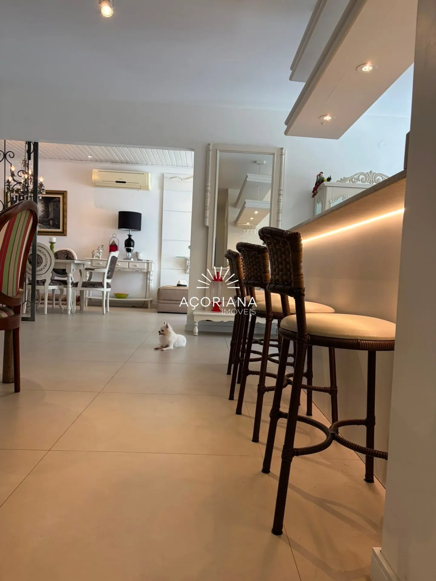 Furnished 600 m² house with 5 bedrooms and an integrated kitchen — photo 73