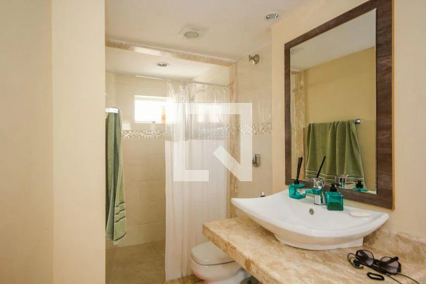 Furnished apartment, 230 m², with a walk-in closet — photo 47