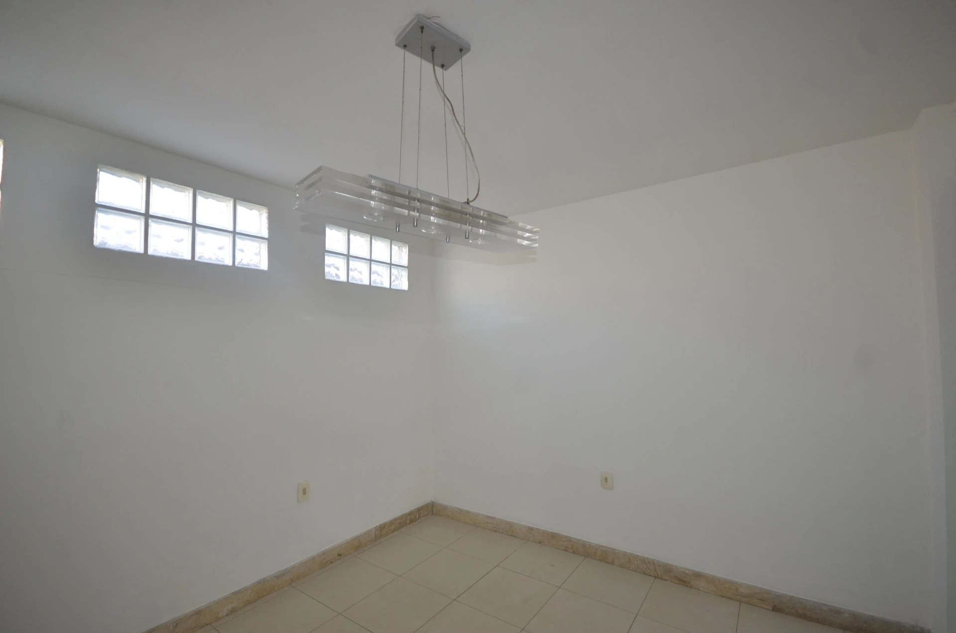 2-bedroom house with a bathtub in Rio de Janeiro — photo 38