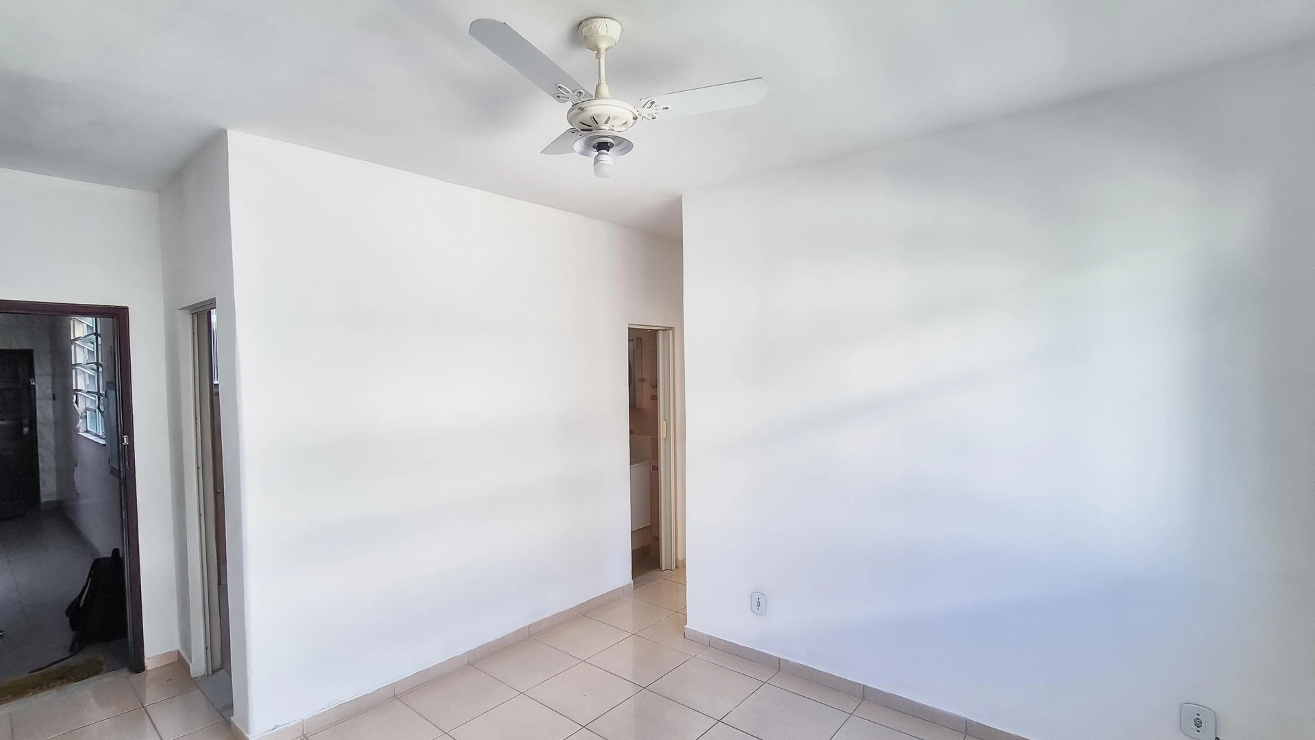 Unfurnished apartment with 2 bedrooms and 1 bathroom — photo 47