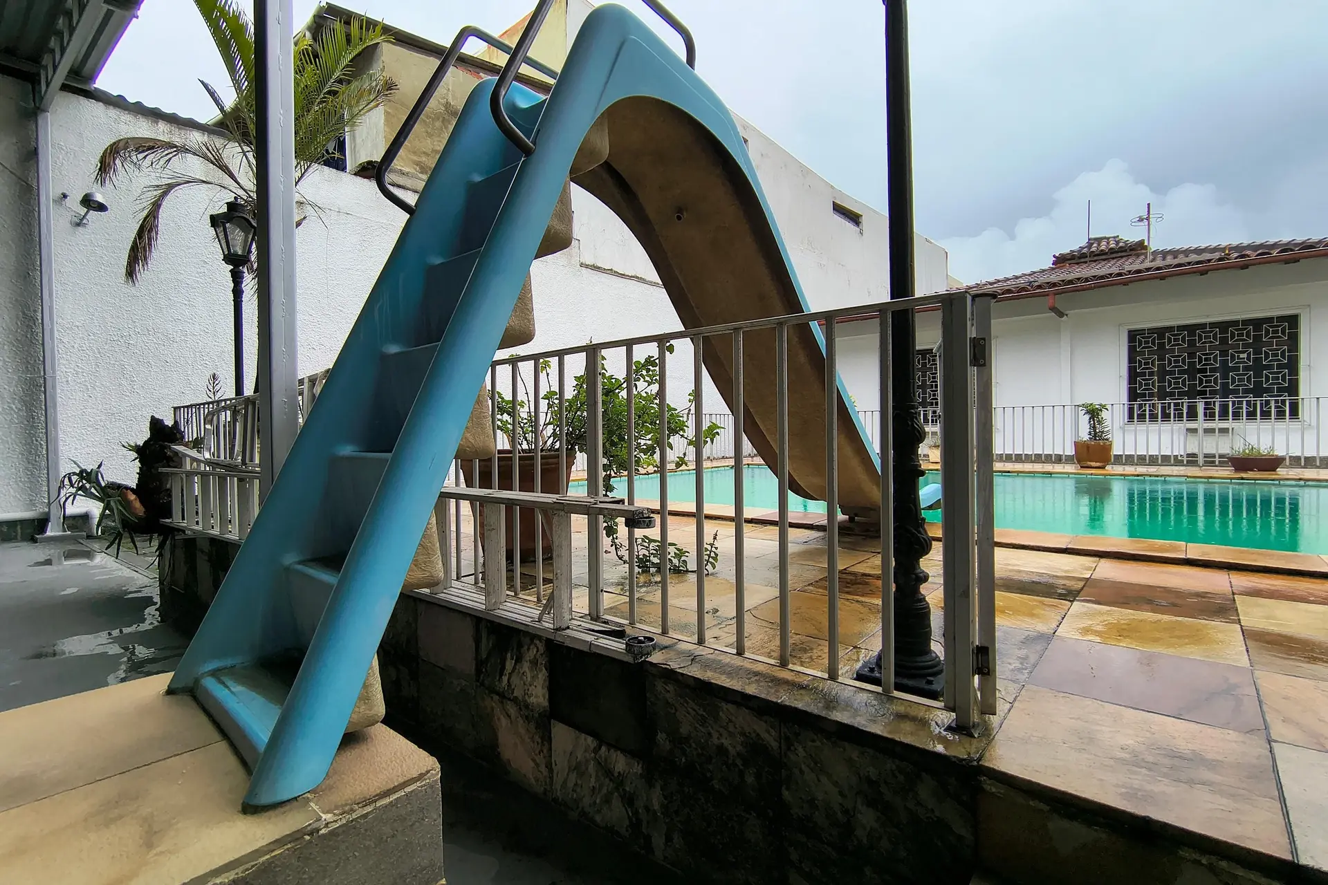 Jacuzzi y 3 dormitorios: casa de 742 m² — photo 25