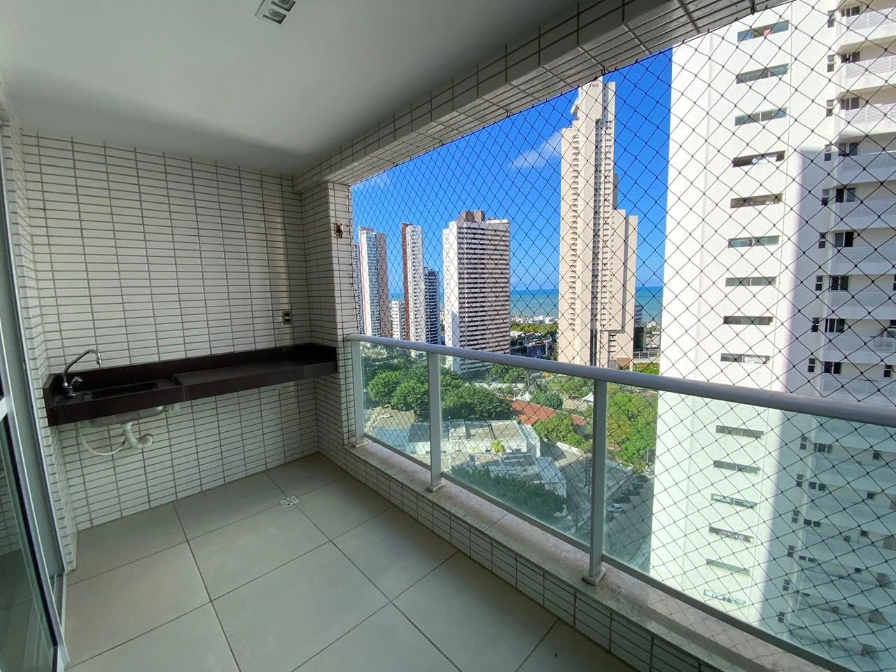 Вид на воду и 3 спальни: квартира 92 м² — photo 5