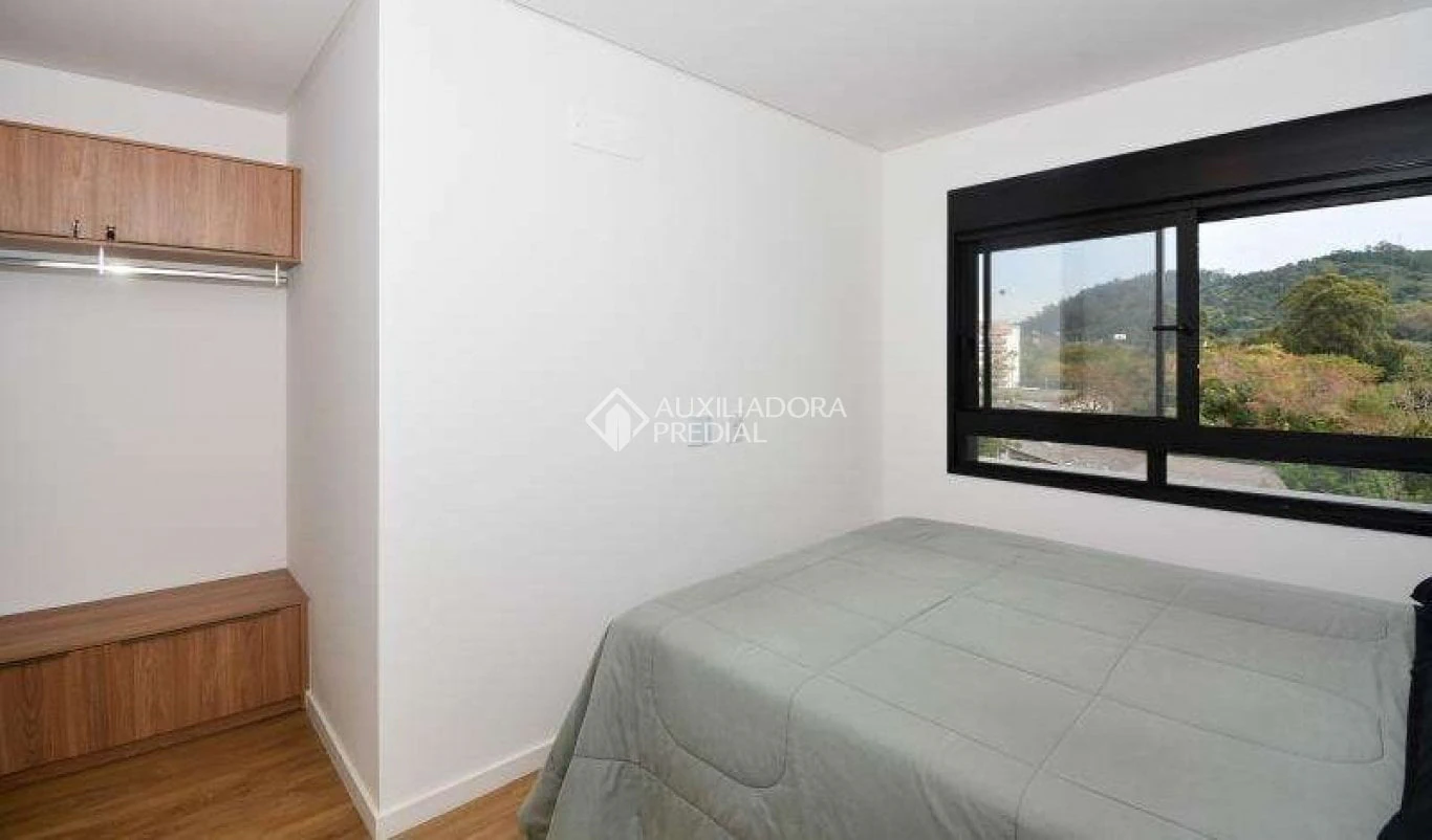2-bedroom apartment in a building with a gym — photo 18
