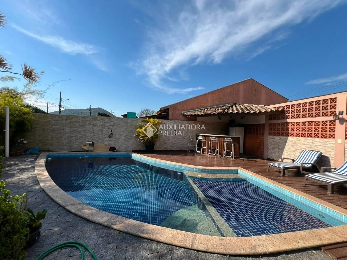 Casa en alquiler con 5 dormitorios y 507 m²