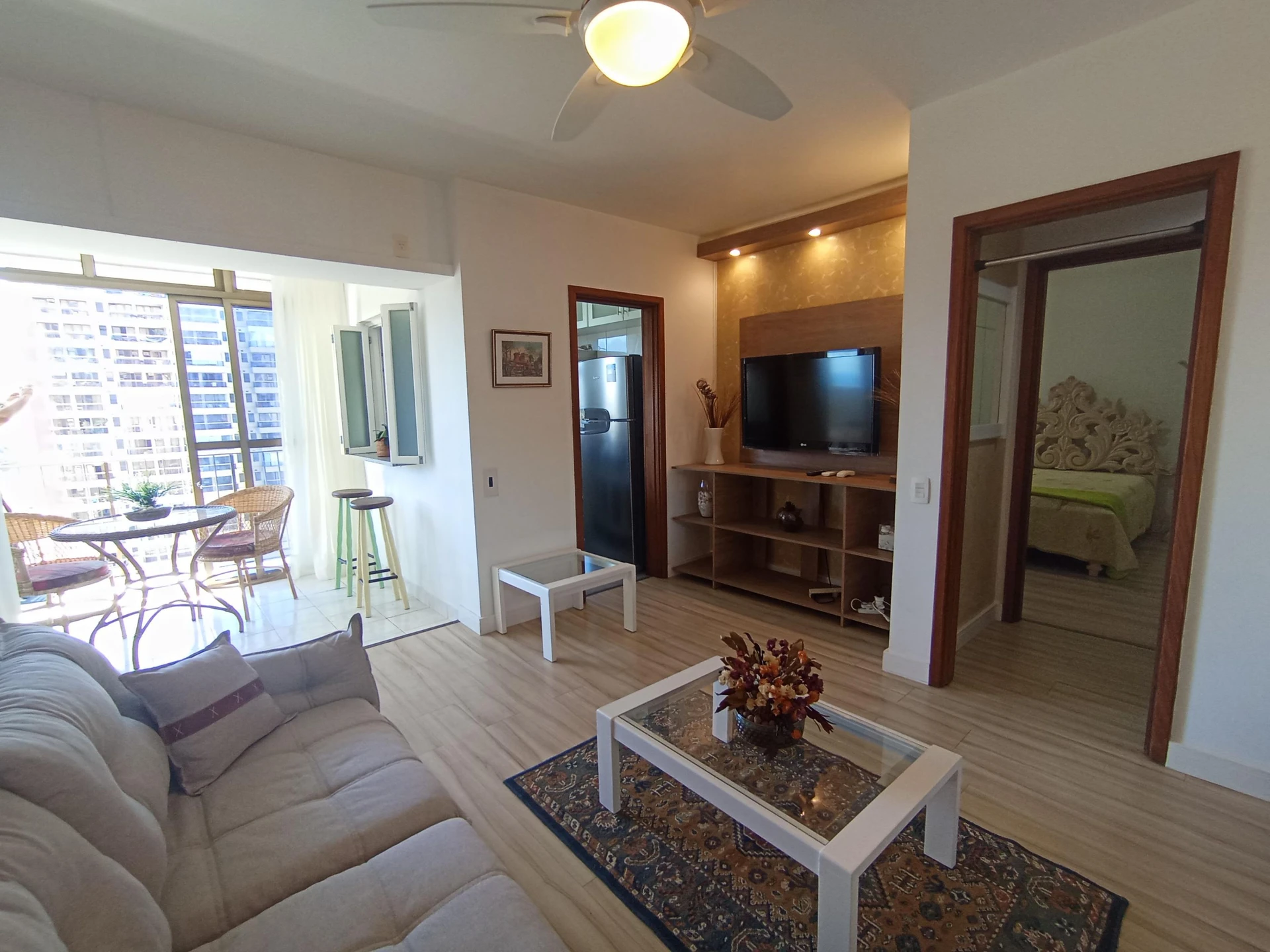 Furnished apartment with 2 en-suite bedrooms