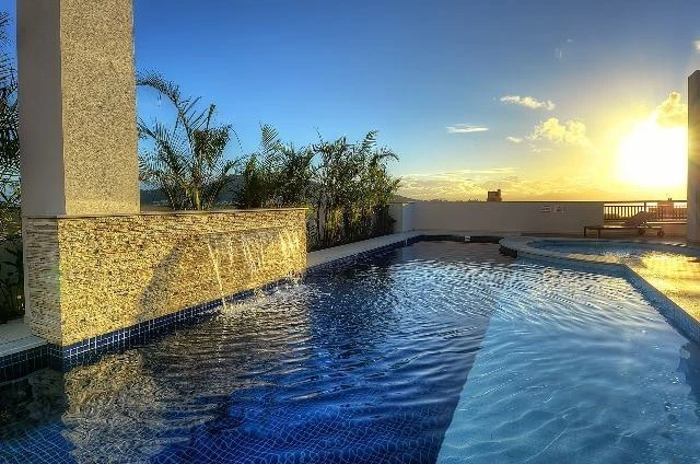 2-bedroom apartment with a mountain view — photo 4