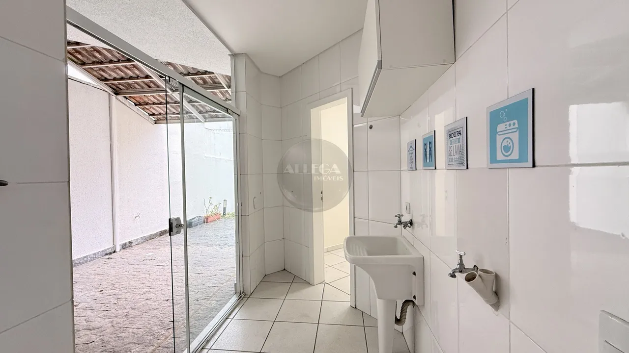 House with 4 bedrooms and a washing machine — photo 4