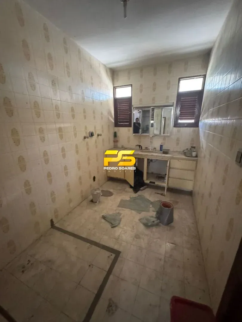Unfurnished house for rent with 12 bedrooms and 5 baths — photo 9