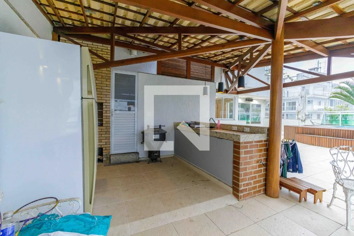 Rental apartment with 4 bedrooms and a glassed-in balcony — photo 67