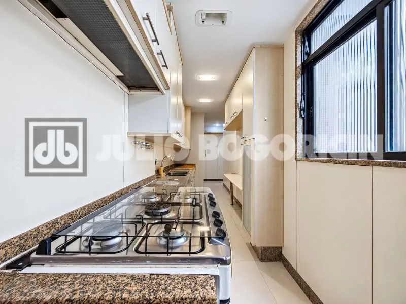 Квартира 125 м² із заскленим балконом та видом на гори — photo 2