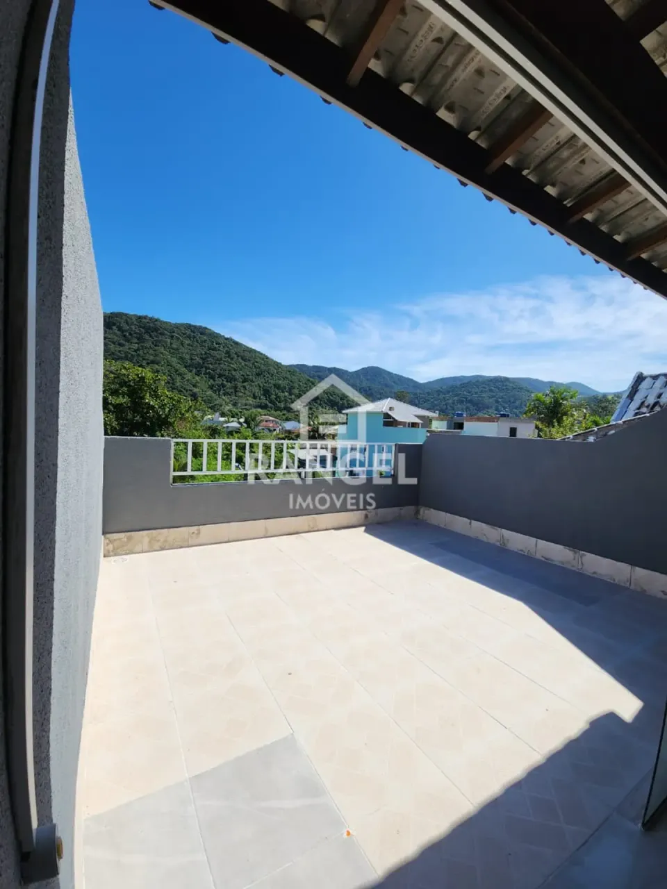 Casa com 3 quartos e varanda, 2 vagas, 3 banheiros — photo 10