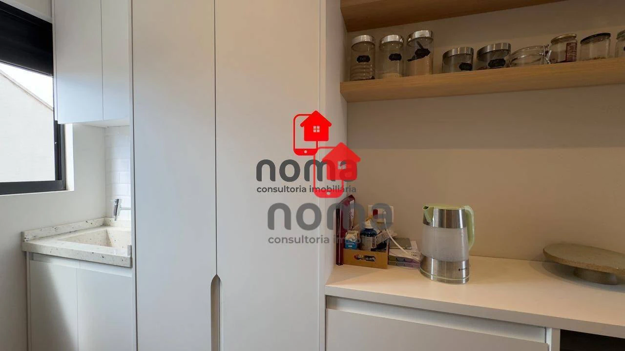 2-bedroom apartment with a glass-enclosed balcony — photo 12