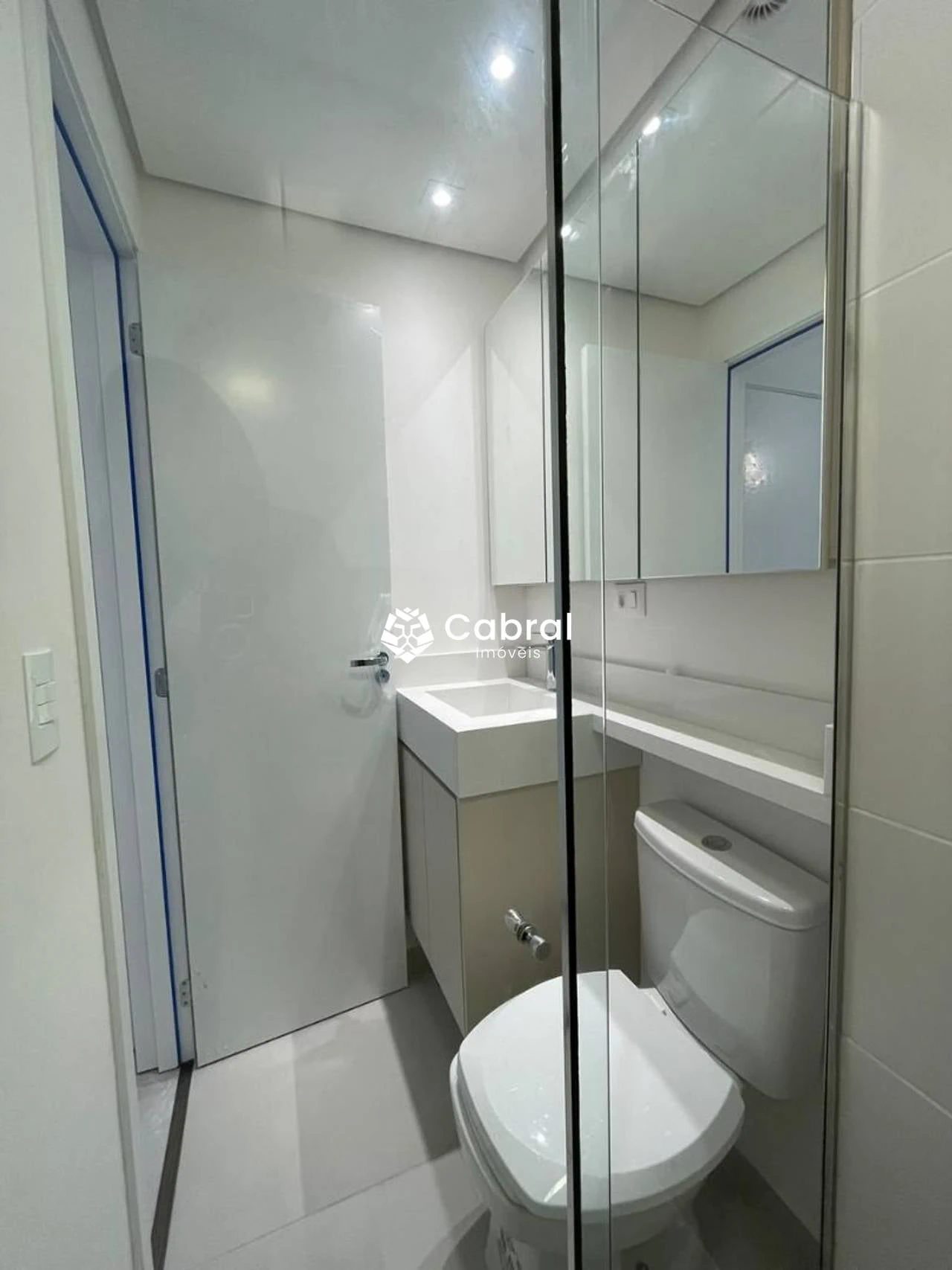 Furnished apartment, 34 m², with a glass-enclosed balcony — photo 10