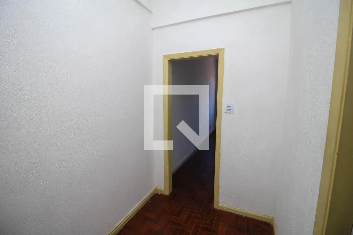 Unfurnished studio with a kitchenette and 1 bedroom — photo 14