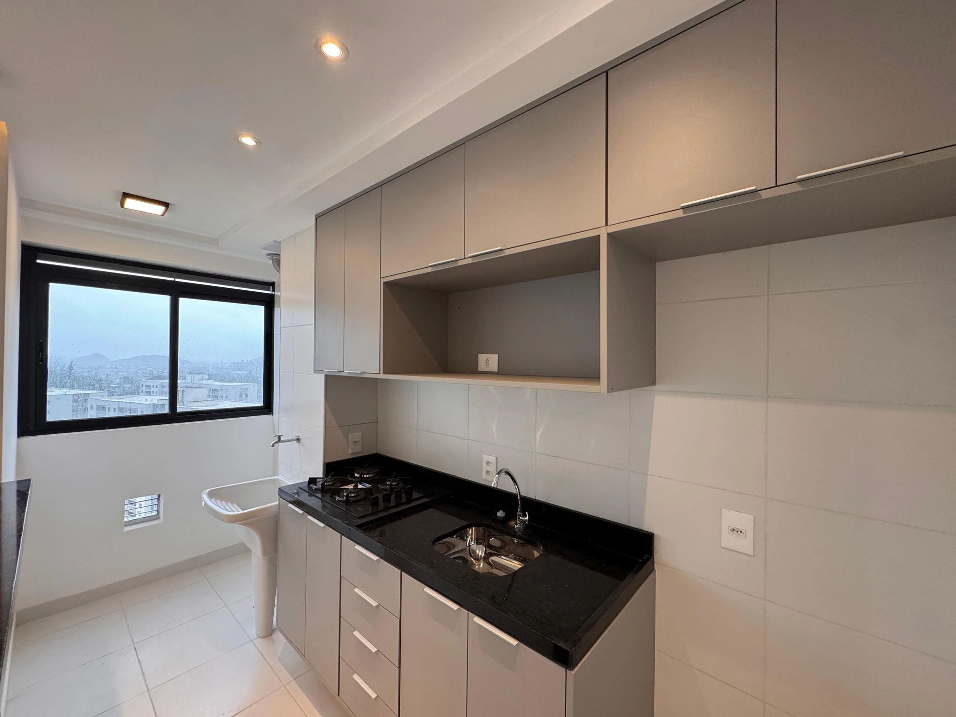 Apartamento amueblado de 3 dormitorios con balcón — photo 24