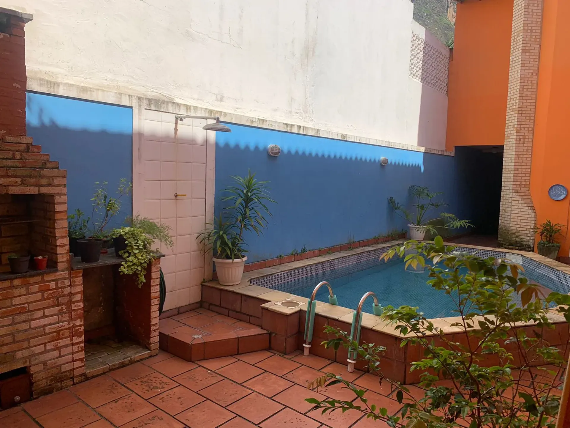 Casa amueblada con parrilla empotrada en el balcón — photo 21